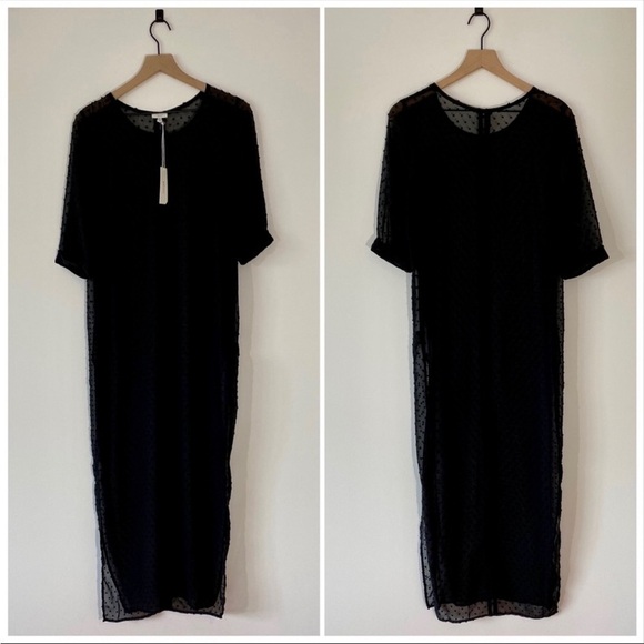 TAVIK swimwear. Caftan swimsuit cover up.
Sheer black w/side slits. Medium - Picture 1 of 7